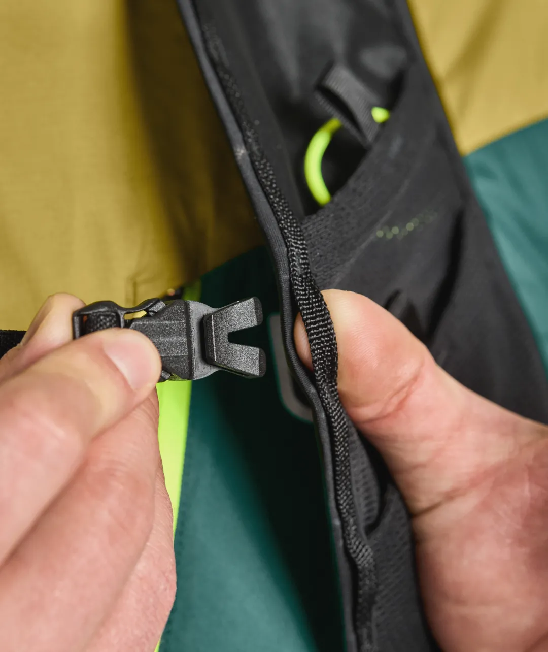 Shop ORTOVOX TRAVERSE LIGHT 15 dirtydaisy